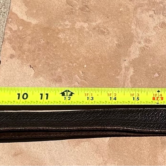 Rehab: Fossil Vintage Explorer Black Leather Crossbody Foldover Bag - Picture 16 of 16